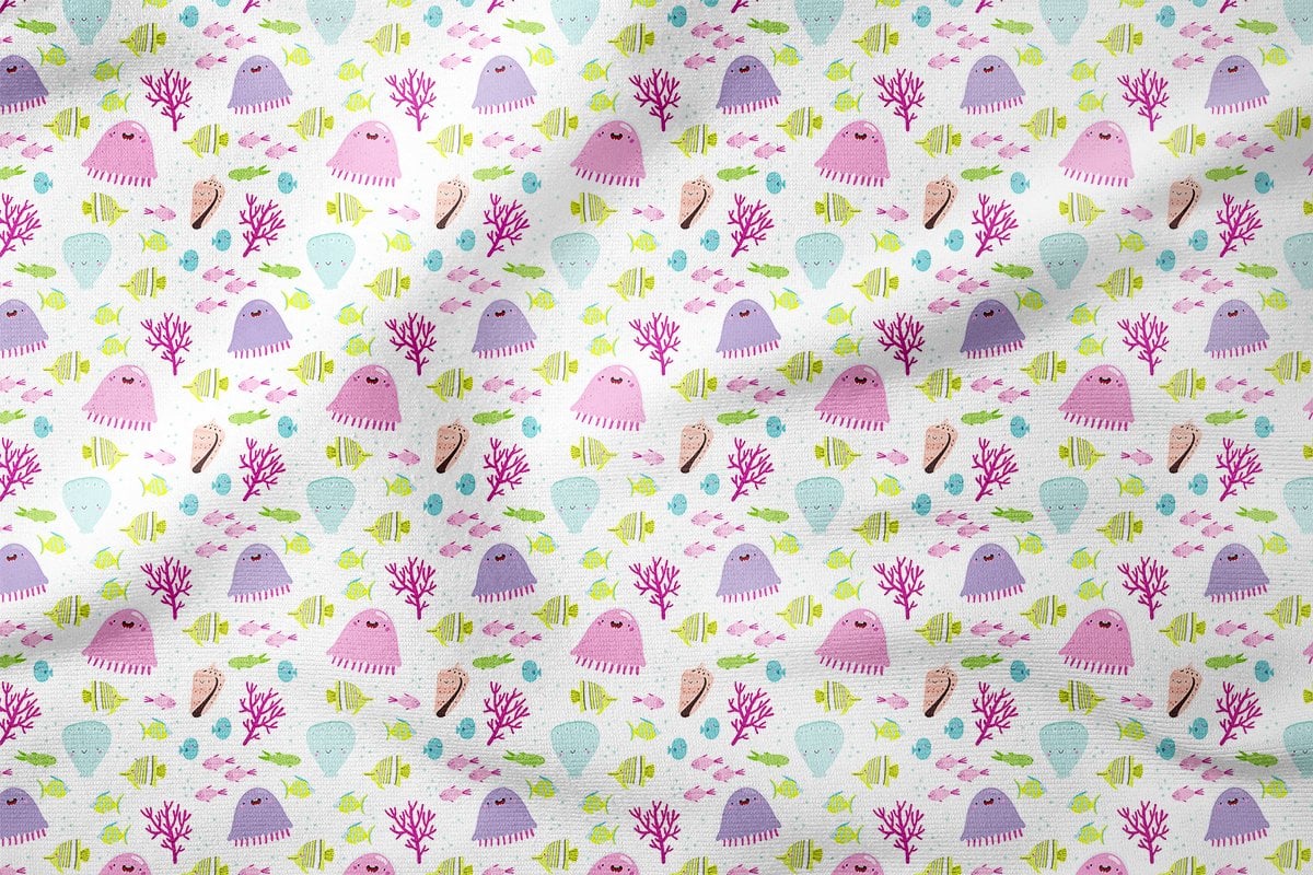 Fosfor Renkli Denizanası ve Balıklar