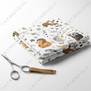 Beyaz Zeminli Sevimli Anne ve Bebek Orman Hayvanları Desenli Kumaş (SONBAHAR İNDİRİMİ)