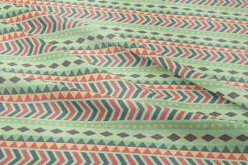 Soft Yeşil Zeminli Çok Renkli Etnik Desen