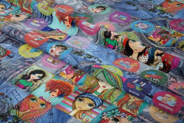 Kot Rengi Zemin Üzerine Popart Kızlar Dijital Baskılı Kumaş