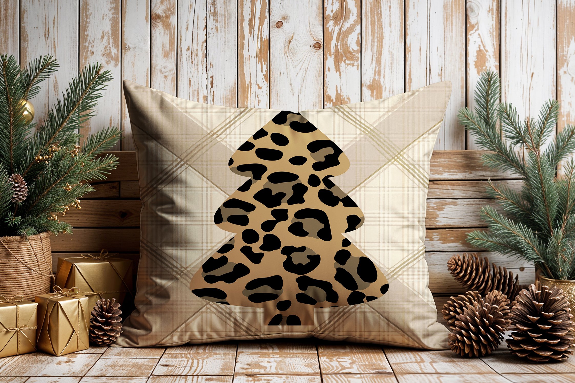 Yılbaşı Koleksiyonu- 45x45 cm Dikilmemiş 2’li Kırlent Paneli – Krem Ekose Zemin Leopar Çam Ağacı