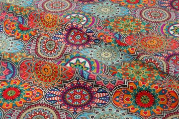 Renkli Geometrik Mandala Desenli Dijital Baskılı Kumaş