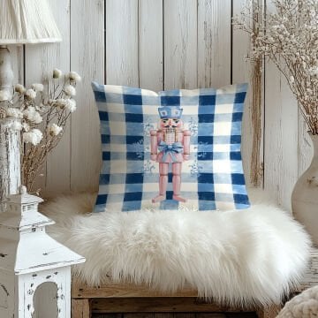 Yılbaşı Koleksiyonu- 45x45 cm Dikilmemiş 2’li Kırlent Paneli – Mavi Ekose Zemin Toile De Jouy Pembe Kurşun Asker