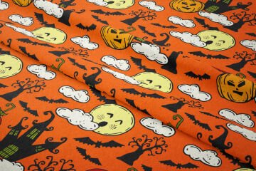 Happy Halloween Bulutlar İçinde Cadı Evi ve Balkabakları