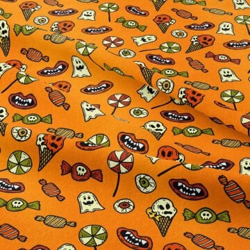Happy Halloween Turuncu zemin üzerinde Hayaletler, Şekerler Vampir Dişleri Cadılar Bayramı desenli kumaş