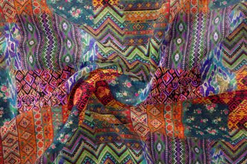 Kırkyama Etnik Halı Kilim Desenli Dijital Baskı Kumaş