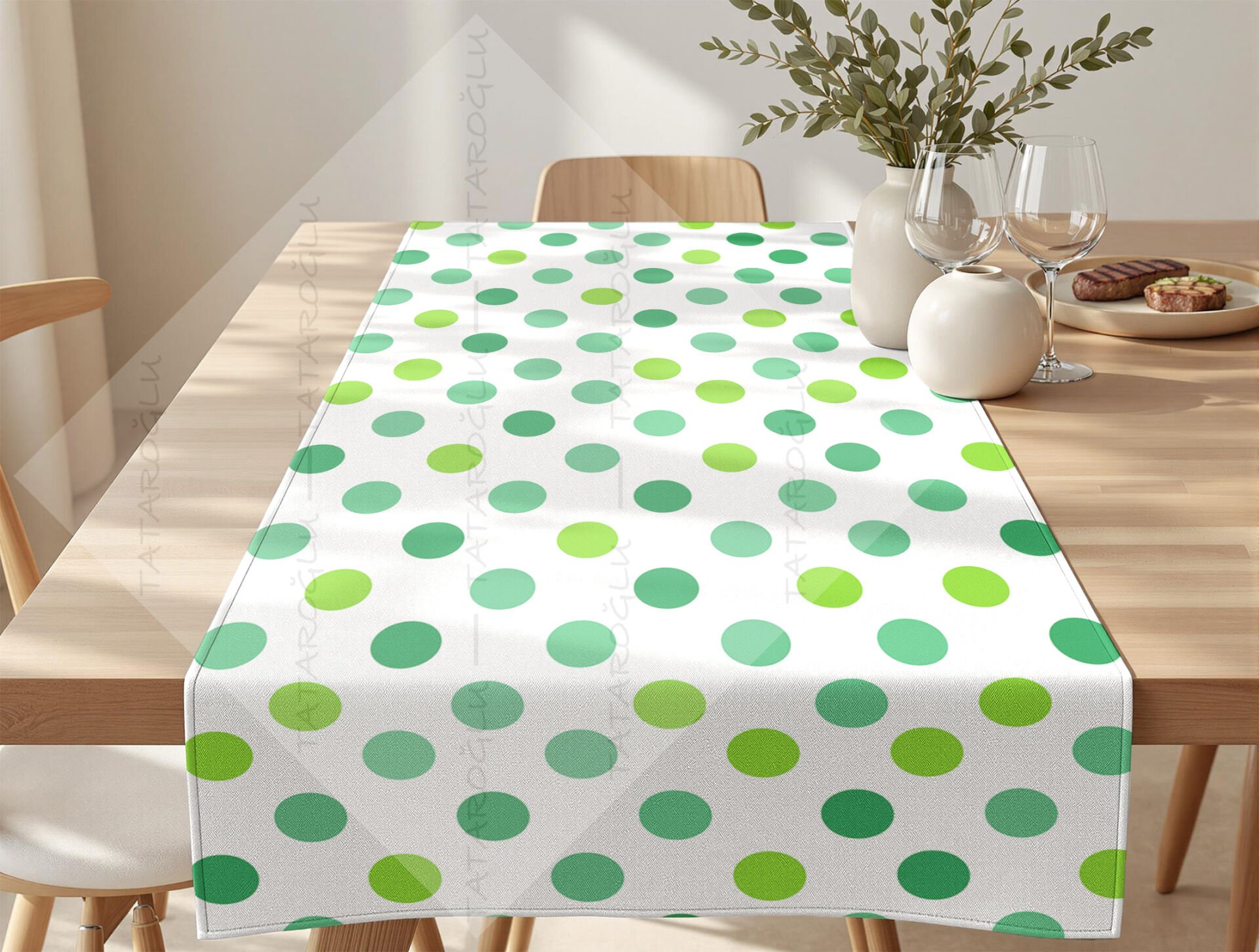 St. Patrick’s Day Özel Petek Dokulu Polyester Kumaş 50x142 cm – Yeşil Puantiyeli Masa Runner | Dikilmemiş