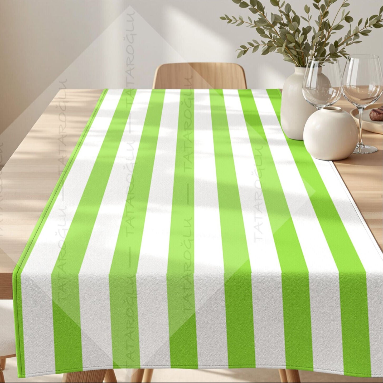 St. Patrick’s Day Yeşil Beyaz Çizgili Petek Dokulu Polyester Kumaş 50x142 cm – Dikilmemiş Masa Runner