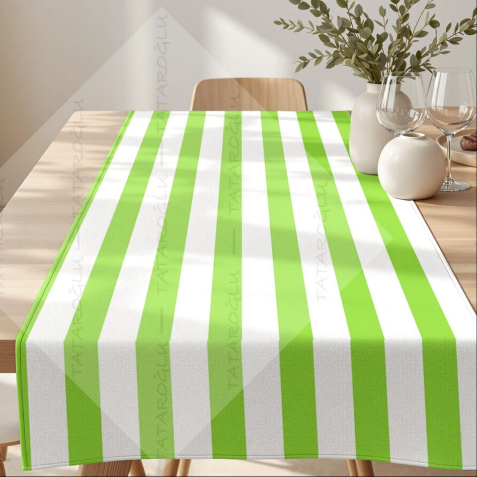 St. Patrick’s Day Yeşil Beyaz Çizgili Petek Dokulu Polyester Kumaş 50x142 cm – Dikilmemiş Masa Runner