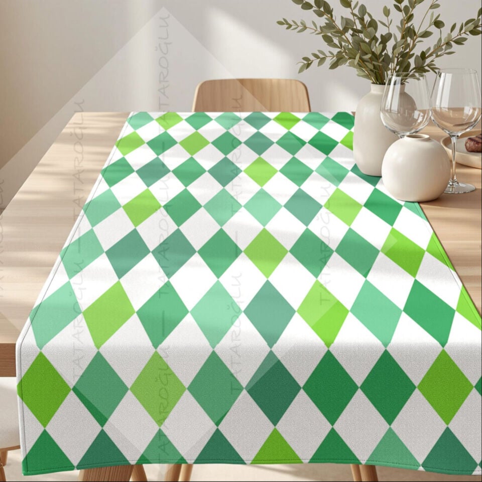 St. Patrick’s Day Yeşil Baklava (Argyle) Desenli Petek Dokulu Polyester Kumaş 50x142 cm – Dikilmemiş Masa Runner