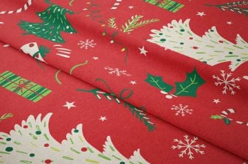 Yılbaşı Koleksiyonu- Winter Wonder Collection,Kırmızı Zeminli Çam Ağaçlı Hediye Kutulı Yılbaşı Kumaş
