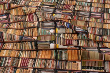Kitaplıkta Dizili Kitap Desenli Dijital Baskı Kumaş