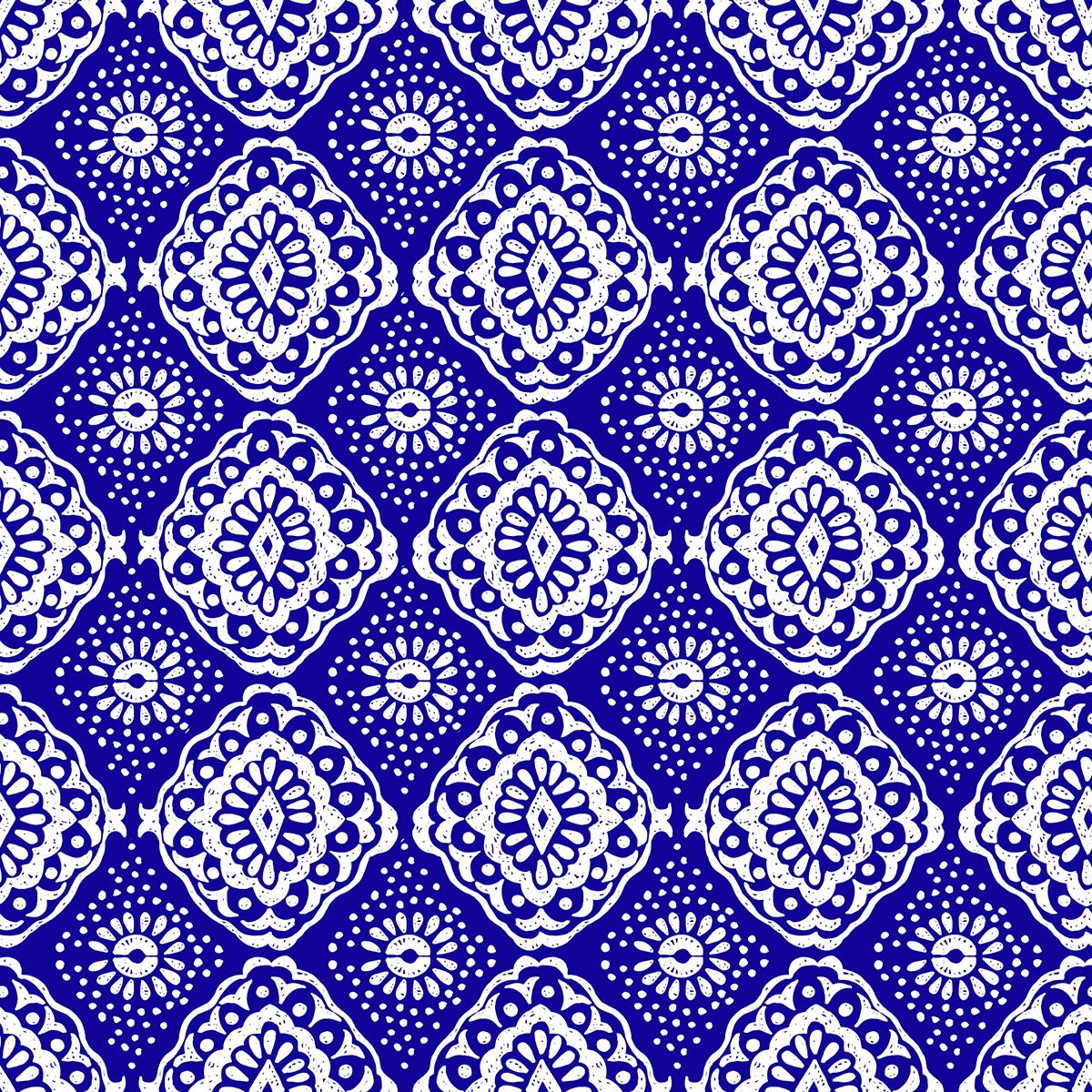 Saks Mavi Zemine Beyaz Dantelli Geometrik Desenli Kumaş