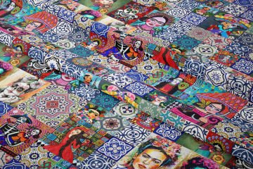 Çini Zeminli Frida Kahlo Desenli Dijital Baskılı Kumaş