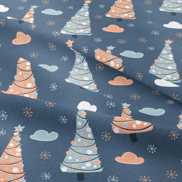 Yılbaşı Koleksiyonu- Winter Wonder Collection, Mavi Zeminli Somon ve Mavi Tolu Çam Ağaçlı, Bulutlu, Kar Taneli Desenli Kumaş