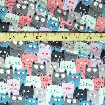 Soft Tonlu Pembiş Yanaklı Kedi Desenli Kumaş