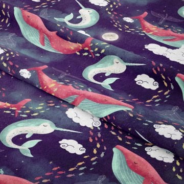Mor Zeminli Bulutlar Arasında Küçük Balıklar ve Yunus Desenli Kumaş