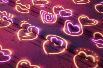 Sevgililer Günü Koleksiyonu-Fosforlu Led Işıklı Kalp Desenli Kumaş