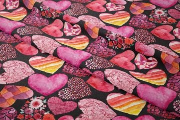 Sevgililer Günü Koleksiyonu-Siyah Zeminli Renkli İçi Stilize Desenli Kalpler