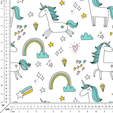 Beyaz Zemin Üzerine Mavi Sarı Pembe Gökkuşaklı Unicorn Desenli Kumaş