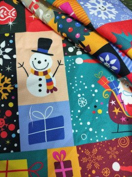 Yılbaşı Koleksiyonu-  Renkli Noel Babalı Kardan Adamlı Patchwork Desenli Kumaş