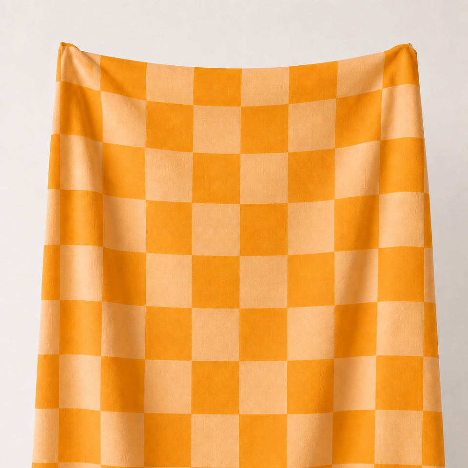 Altın ve Pastel Sarı Damalı Kumaş – 2x2 cm Kare Desenli Petek Dokulu Polyester Kumaş