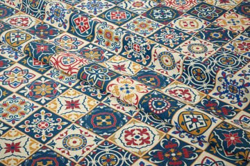 Krem Lacivert Kırmızı Kareler İçerisinde Çinili Dijital Baskılı Kumaş