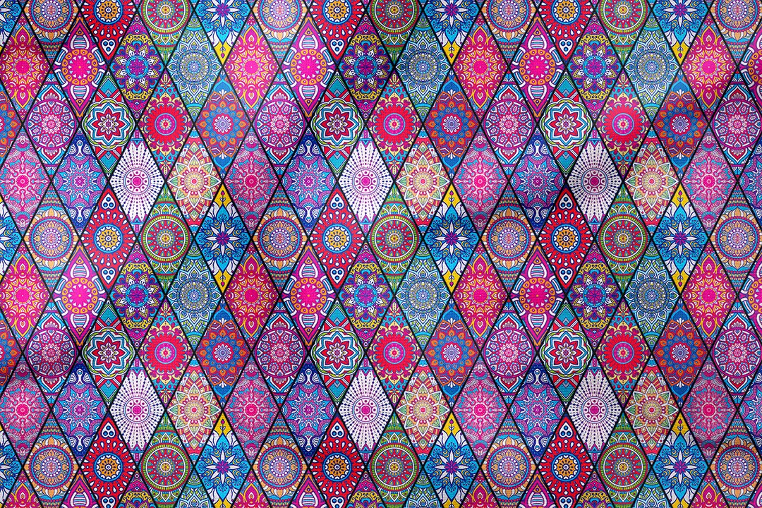 Baklava Desenin İçerisine Renkli Çini Desenli Dijital Baskılı Kumaş