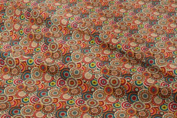 Kahve Tonlarda İç İçe Geçmiş Yuvarlak Desenli Dijital Baskılı Kumaş