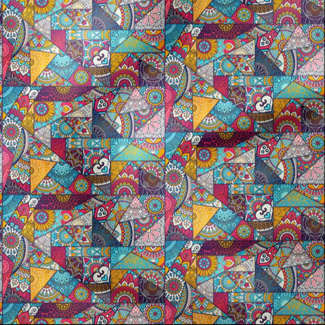 Renkli Geometrik Üçgenlerden Oluşa Patchwork Desenli Baskılı Kumaş