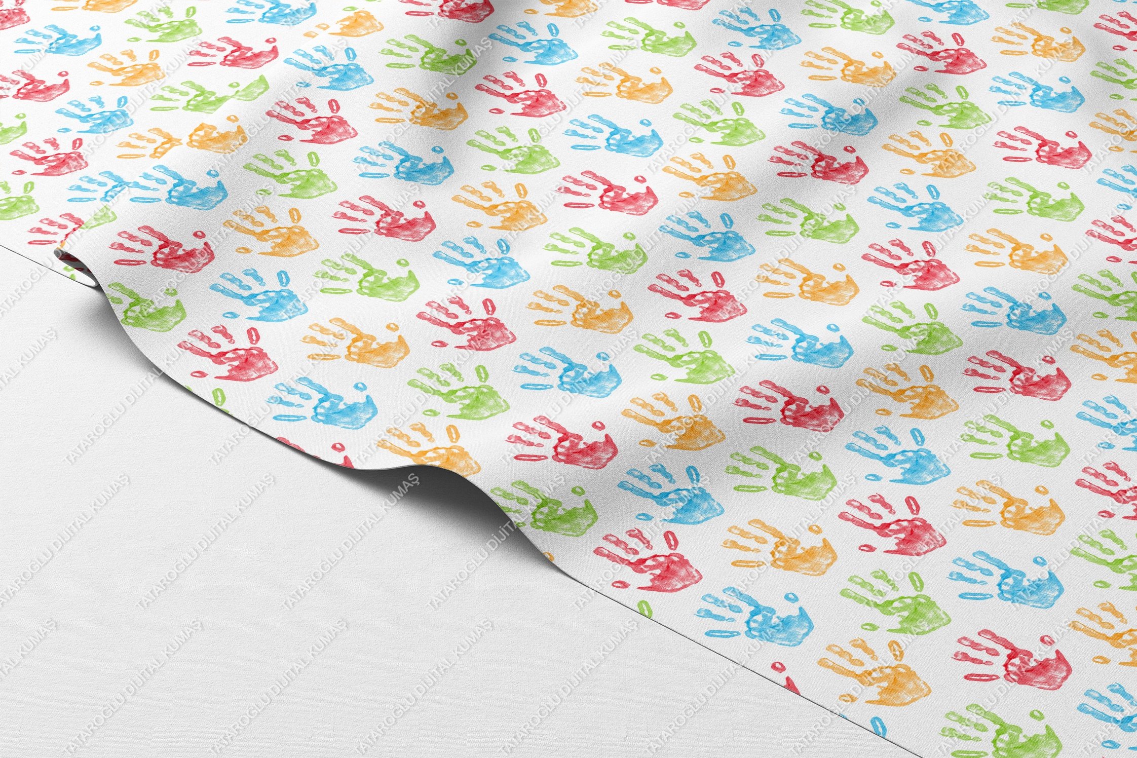 Back to School-Renkli El İzi Desenli Dijital Baskı Petek Dokulu Kumaş – %100 Polyester, 143 cm En