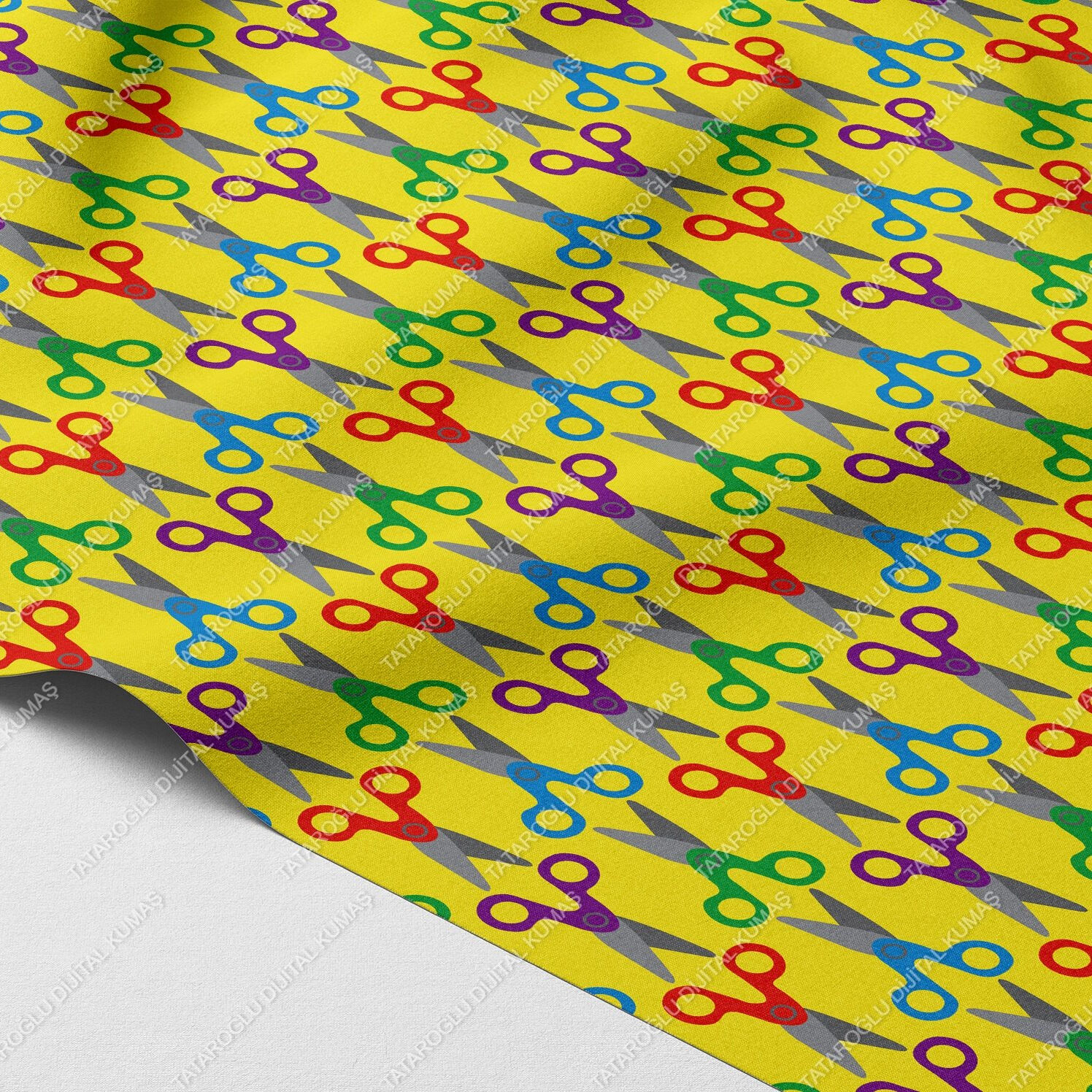Back to School-Back to School Renkli Makas Desenli Sarı Dijital Baskı Petek Dokulu Kumaş – 143 cm En