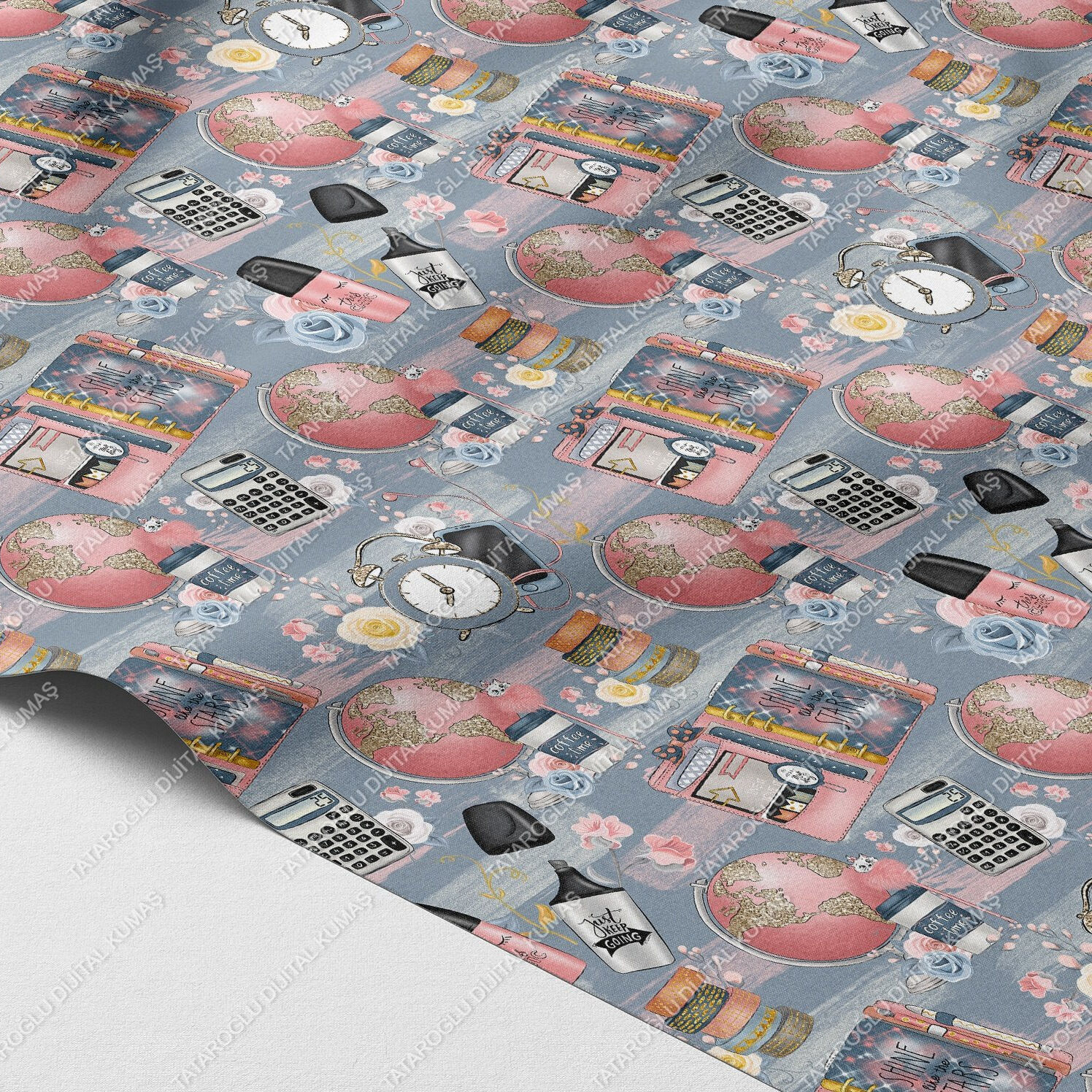 Vintage Sınıf ve Seyahat Temalı Dijital Baskı Polyester Kumaş – Öğretmen Hediyesi, Dikiş ve Ev Dekoru