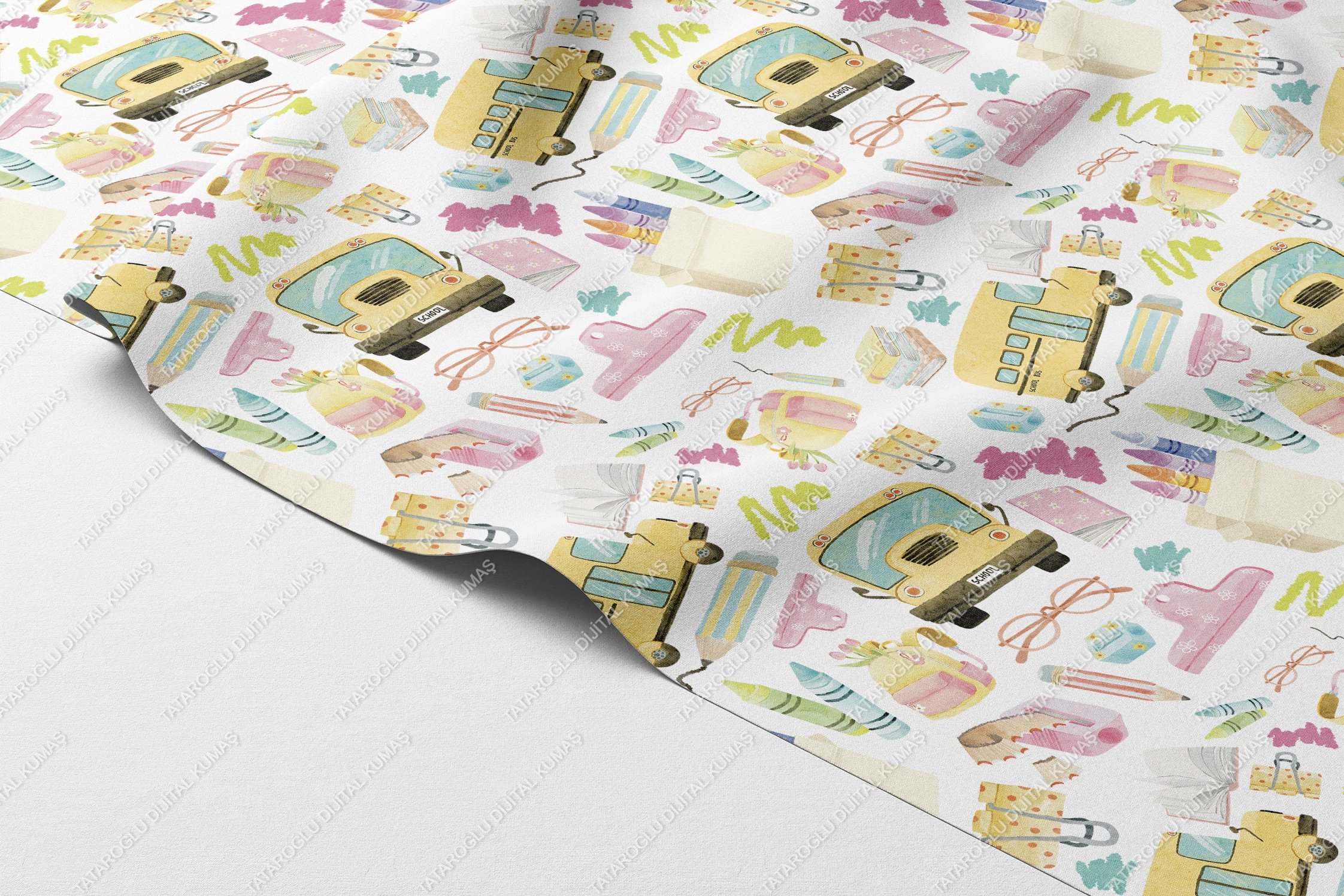 Okul Otobüsü ve Kırtasiye – Pastel Renkli Back to School Dijital Baskı Polyester Kumaş