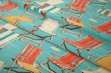 Yaz Koleksiyonu Turkuaz Zeminli Vintage Ahşap Rengarenk Plaj Sandalyeleri, Sahil Kumsal Şezlonglar Desenli Çok Amaçlı Dekoratif Dijital Baskı Kumaş