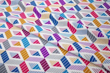 Beyaz Zemin Üzerine Mavi Gri Turuncu Mor Bordo Renkli Geometrik Desenli Kumaş