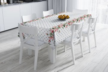 Rosa Koleksiyonu - Tomurcuklar Üzerinde Güllü Masa Örtüsü Dikişsiz