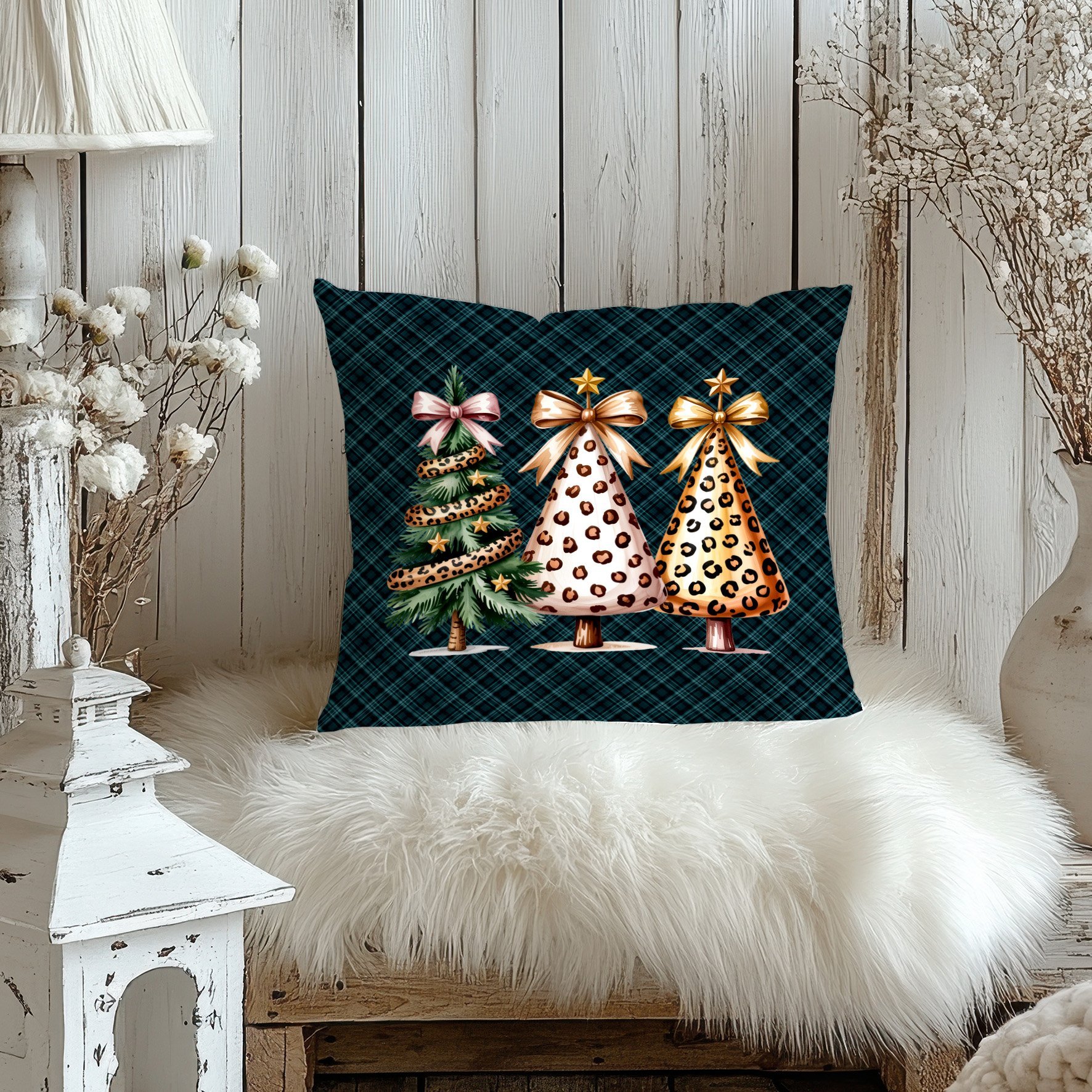 Yılbaşı Koleksiyonu- 45x45 cm Dikilmemiş 2’li Kırlent Paneli – Ekose Zeminli Leopar Desenli Yılbaşı Ağaçları Tasarımı