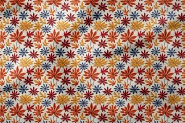 3D Sonbahar Yaprakları Desenli Dijital Baskılı Kumaş – Siyah Zemin