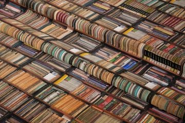 Kitaplıkta Dizili Kitap Desenli Dijital Baskı Kumaş(SONBAHAR İNDİRİMİ)